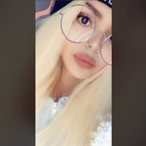 Meet your Posher, Grace